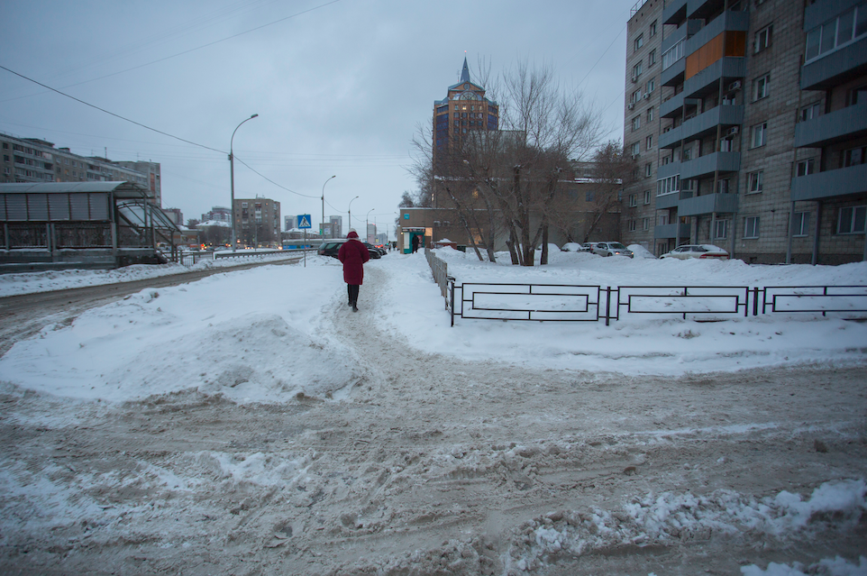 Фото Мерзко и пакостно: фото с улиц Новосибирска, где гололёд и снежное болото оказались сильнее коммунальщиков 2